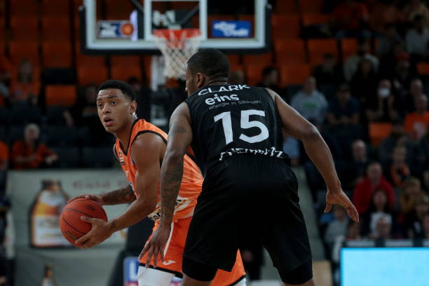 49人面对 49人面对