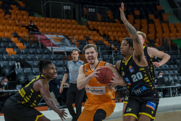 但在现实中 但在现实中