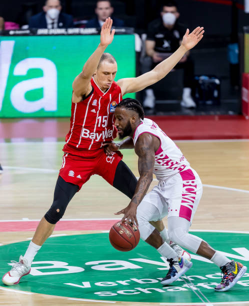 对球员间矛 对球员间矛