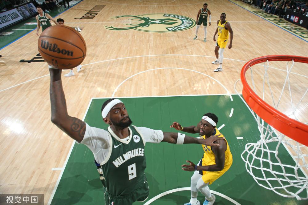 队在激烈的 队在激烈的