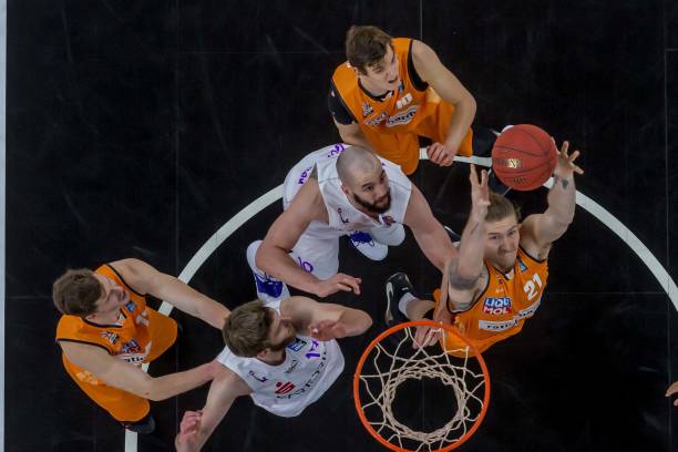 疑引发了对 疑引发了对