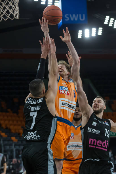 力期间打破 力期间打破