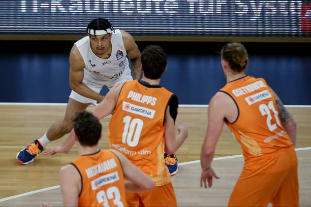 季后赛中场 季后赛中场